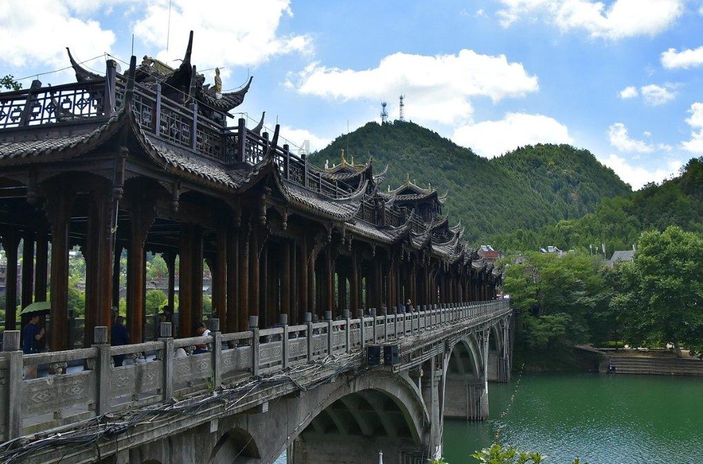 华为手机换新电池后怎么把旧手机的数据导入新手机？