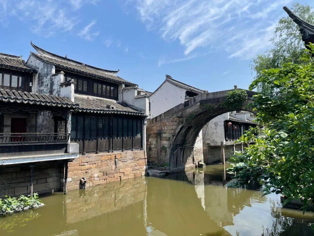逃出白海豹洞
